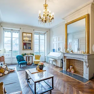 Haussmannien D'artiste, Exception, Quai De Saone Balcon+parking Lyon